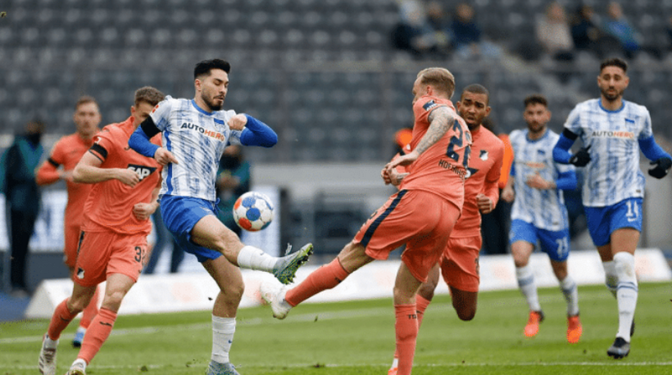 南特客场不敌对手,连败形势堪忧 南特客场不敌对手,连败形势堪忧