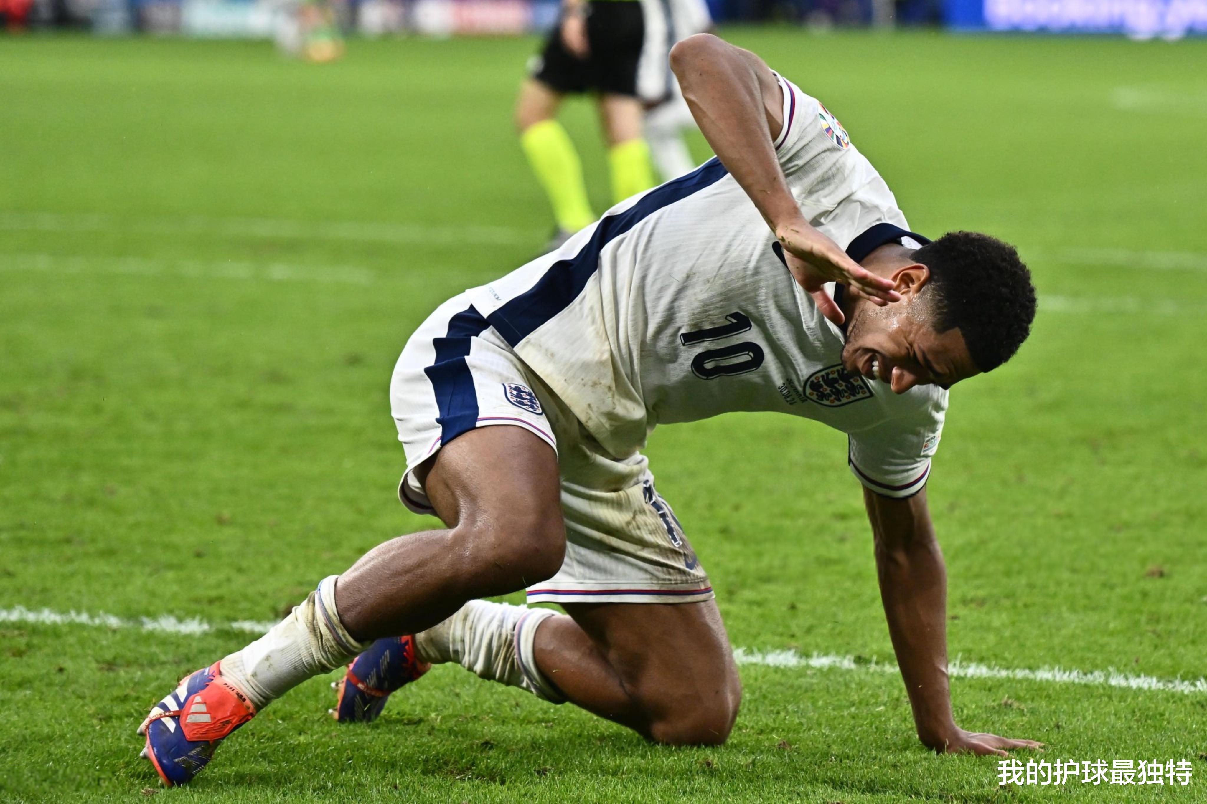 包含欧洲杯预选赛场上激战,球员负气奋战的词条 包含欧洲杯预选赛场上激战,球员负气奋战的词条