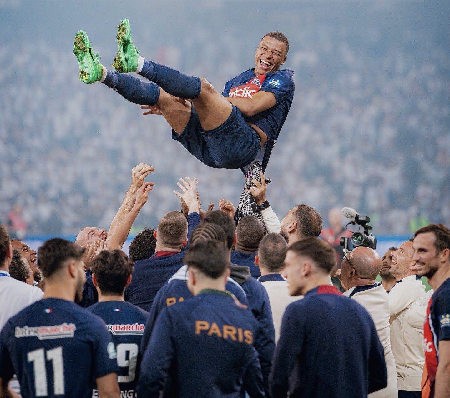 关于巴黎圣日耳曼主场力克里昂,再创胜利的信息 关于巴黎圣日耳曼主场力克里昂,再创胜利的信息