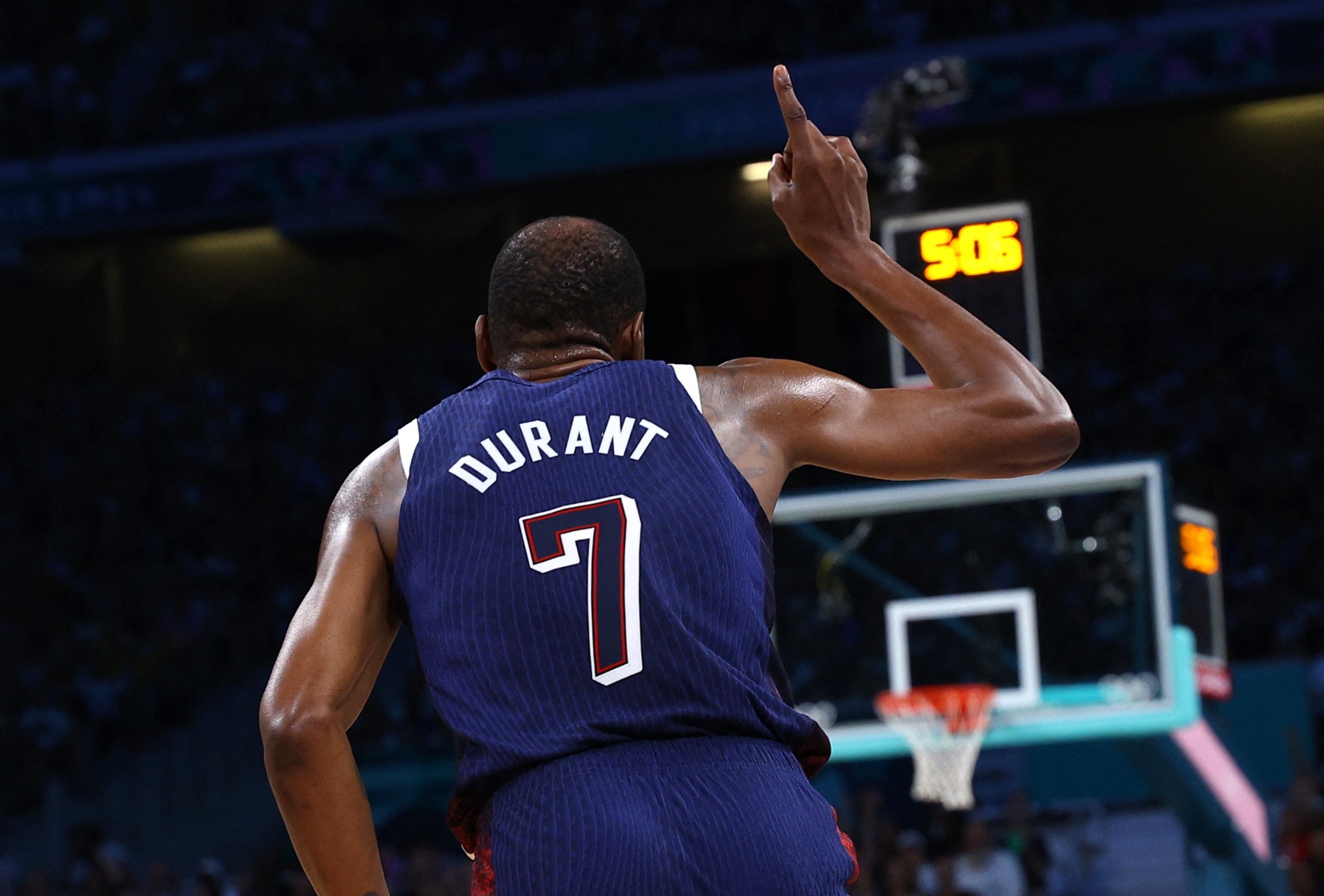 梦之队内篮得分领先法兰克林鸟主场获胜 梦之队内篮得分领先法兰克林鸟主场获胜