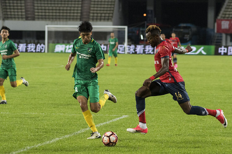 关于绿城坚决拼搏,与深圳佳兆业赛场对抗的信息 关于绿城坚决拼搏,与深圳佳兆业赛场对抗的信息