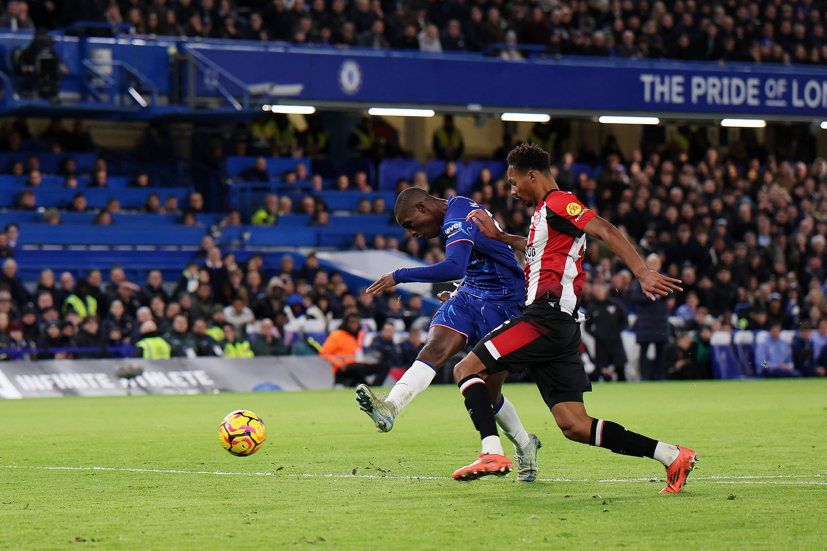 切尔西主场逆转获胜,联赛三连胜收官的简单介绍 切尔西主场逆转获胜,联赛三连胜收官的简单介绍