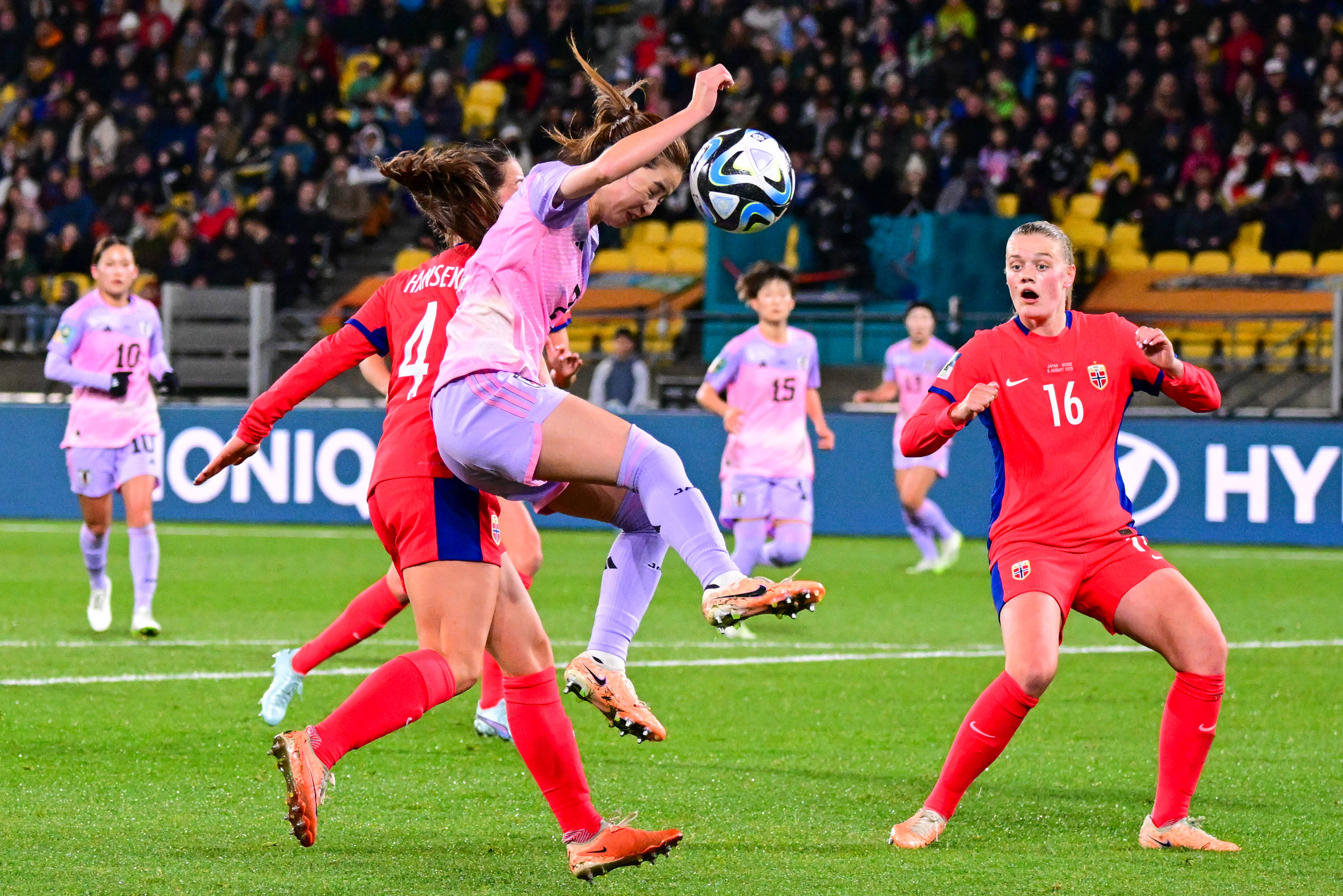 包含日本女足崭露头角，展现出色实力的词条