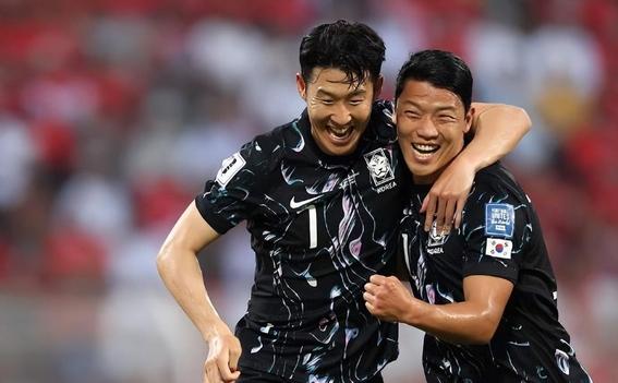 热血拚搏！球员们在比赛中展现出极致实力