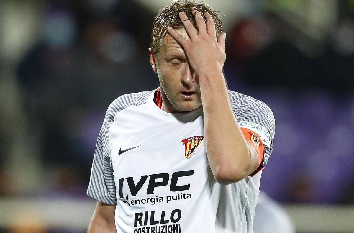 包含贝内文托客场大胜克罗托内,结束连败的词条 包含贝内文托客场大胜克罗托内,结束连败的词条