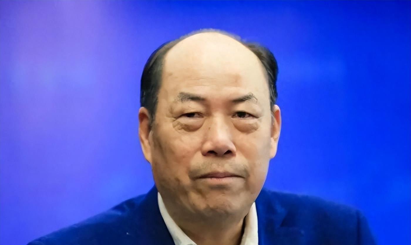 关于帕尔马俱乐部面临财务困境，寻求重组的信息