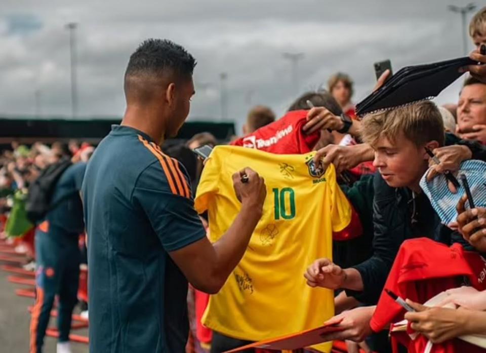 弗格森重返曼联，传闻引发球迷热议的简单介绍