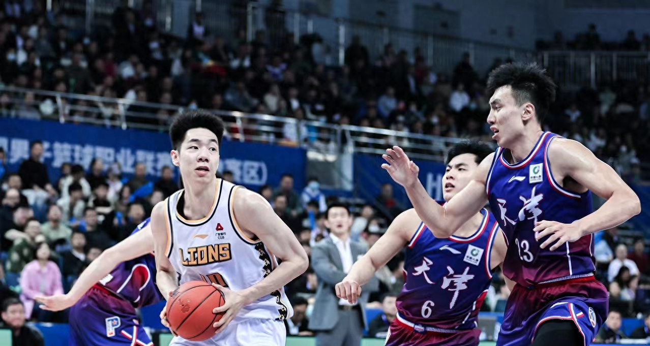 广厦队主场告捷,晋级季后赛因势逐鹿的简单介绍 广厦队主场告捷,晋级季后赛因势逐鹿的简单介绍