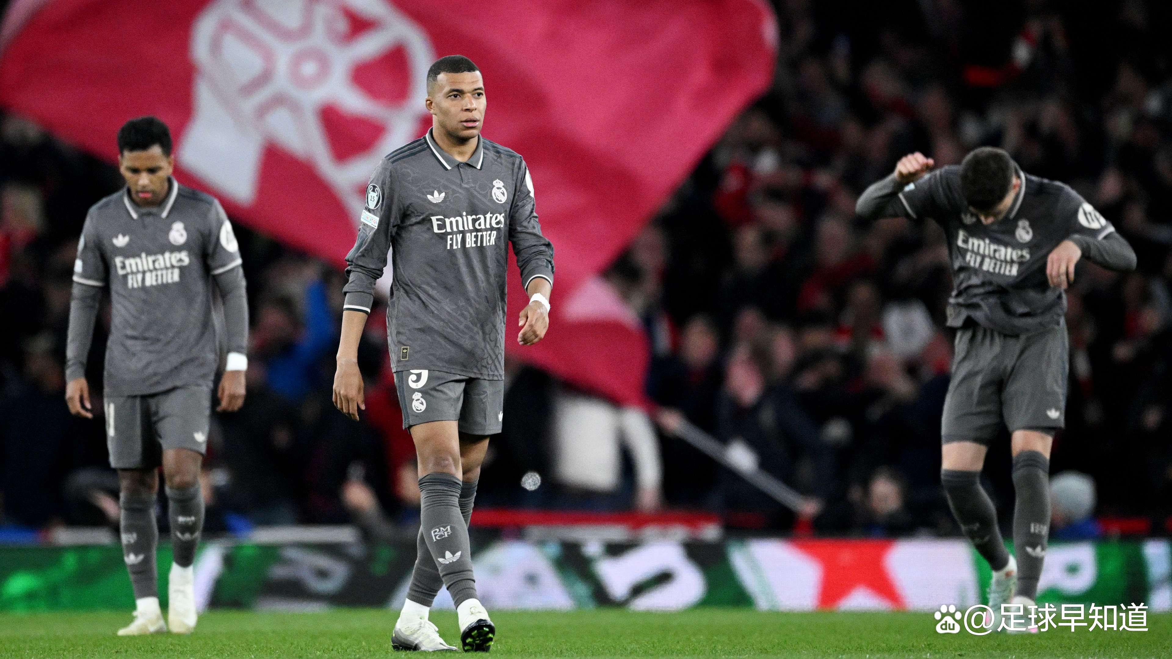 包含皇马主帅发布战术调整,迎接新赛季挑战的词条 包含皇马主帅发布战术调整,迎接新赛季挑战的词条