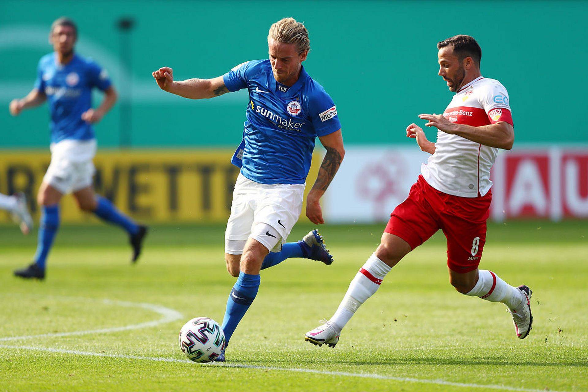 关于霍芬海姆逼平对手,表现平稳的信息 关于霍芬海姆逼平对手,表现平稳的信息