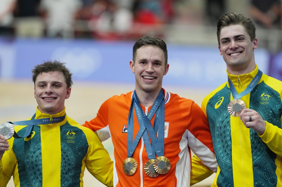 荷兰运动员勇夺自行车比赛冠军 荷兰运动员勇夺自行车比赛冠军