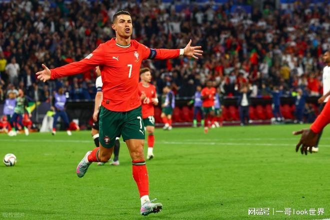 汉堡球星五项佳绩,德国联赛战局诡异多变的简单介绍 汉堡球星五项佳绩,德国联赛战局诡异多变的简单介绍