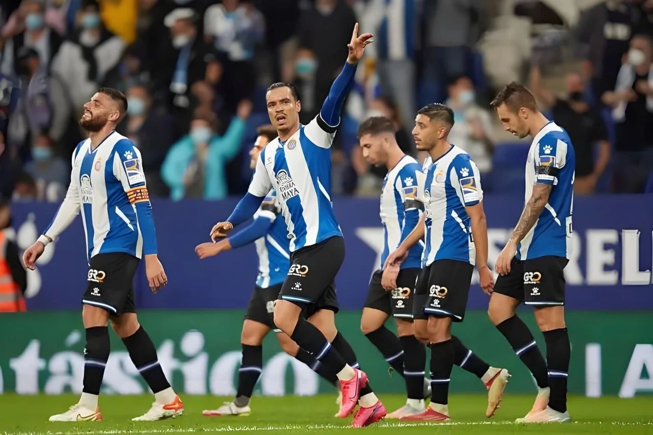 比利亚雷亚尔客场胜算大增,继续紧追领头羊的简单介绍 比利亚雷亚尔客场胜算大增,继续紧追领头羊的简单介绍