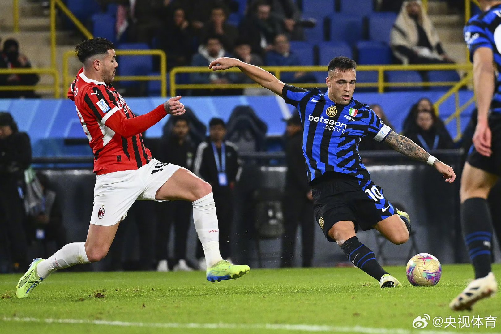 米兰德比战，国米完胜AC米兰