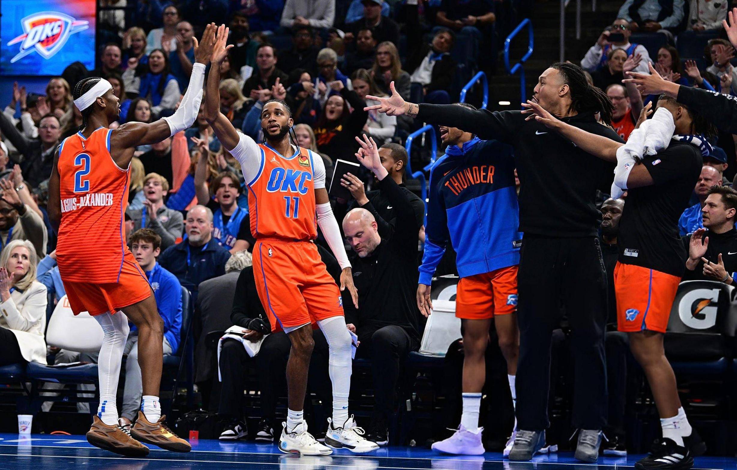 雄鹿在主场惊险逆转黄蜂,取得十连胜的简单介绍 雄鹿在主场惊险逆转黄蜂,取得十连胜的简单介绍