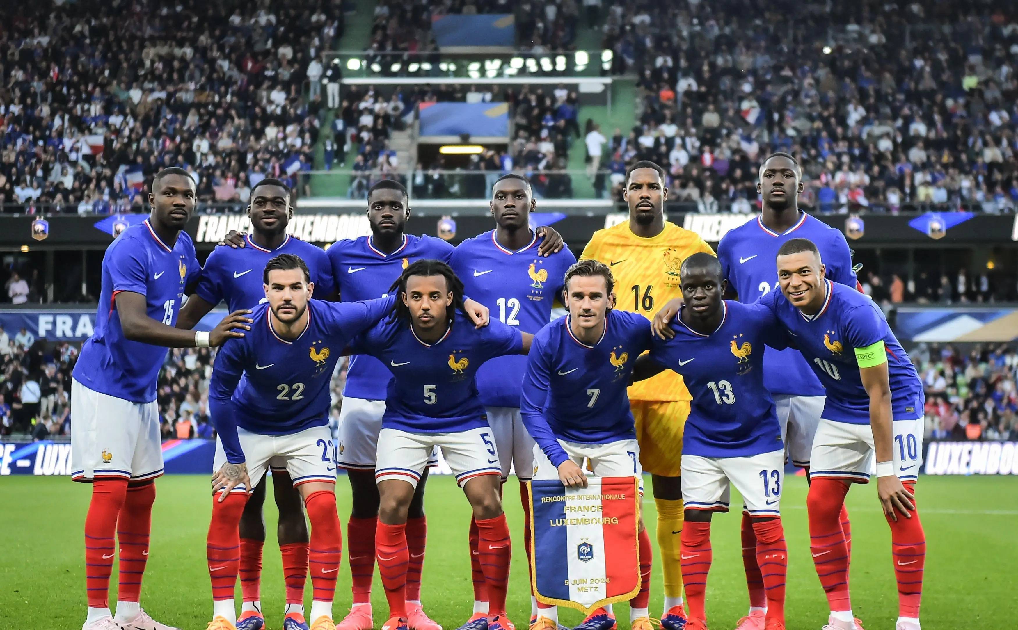 瑞士队备战与克罗地亚展开对决,实力较量激烈 瑞士队备战与克罗地亚展开对决,实力较量激烈