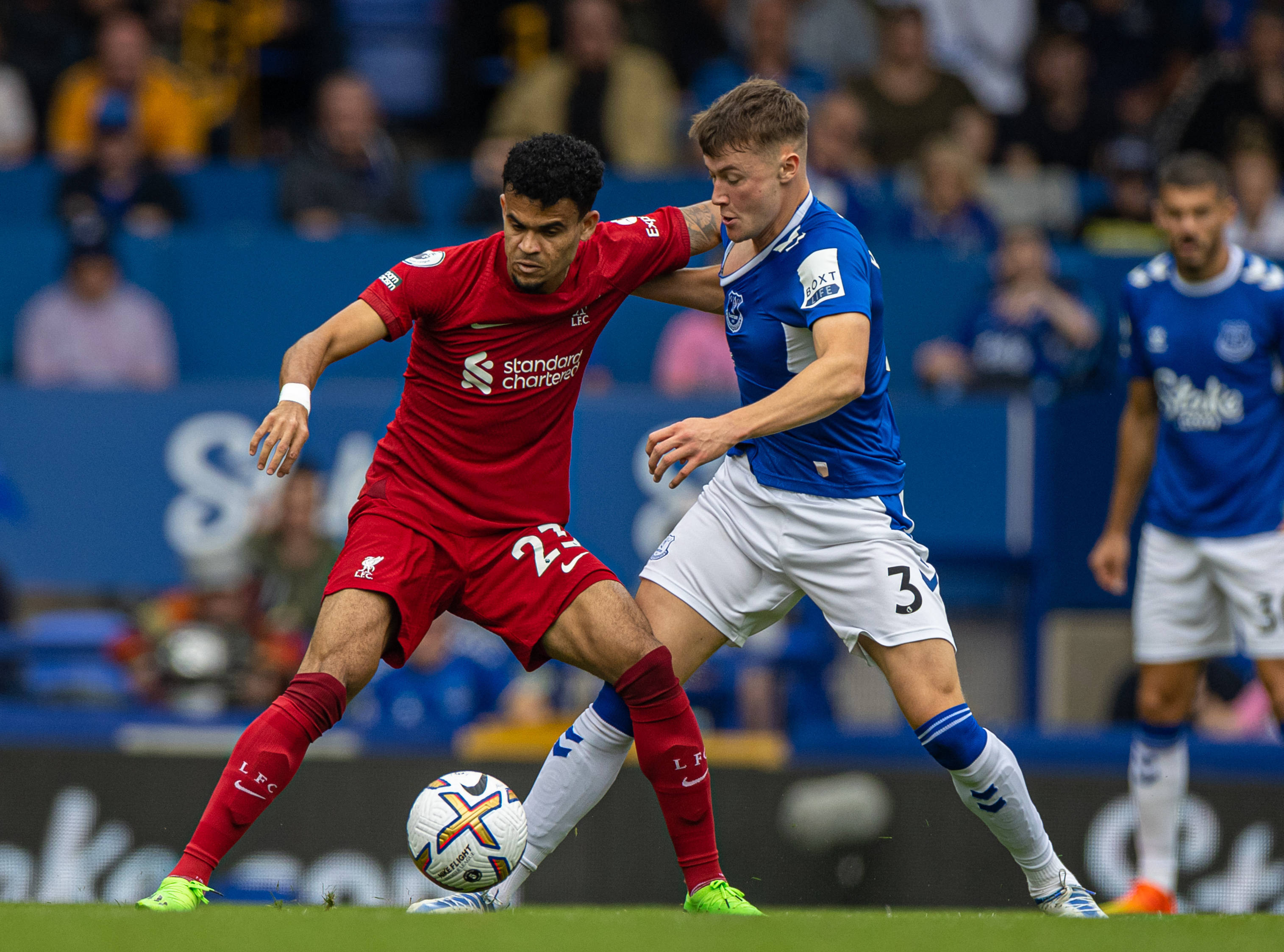 里昂球员目标是进球助球队胜利 里昂球员目标是进球助球队胜利