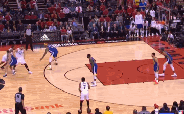 上海举行排球比赛,勇士表现遗憾 上海举行排球比赛,勇士表现遗憾