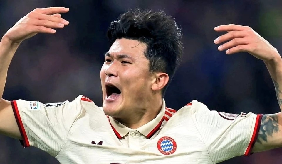 包含拜仁慕尼黑发生内乱，核心球员传出道德问题的词条