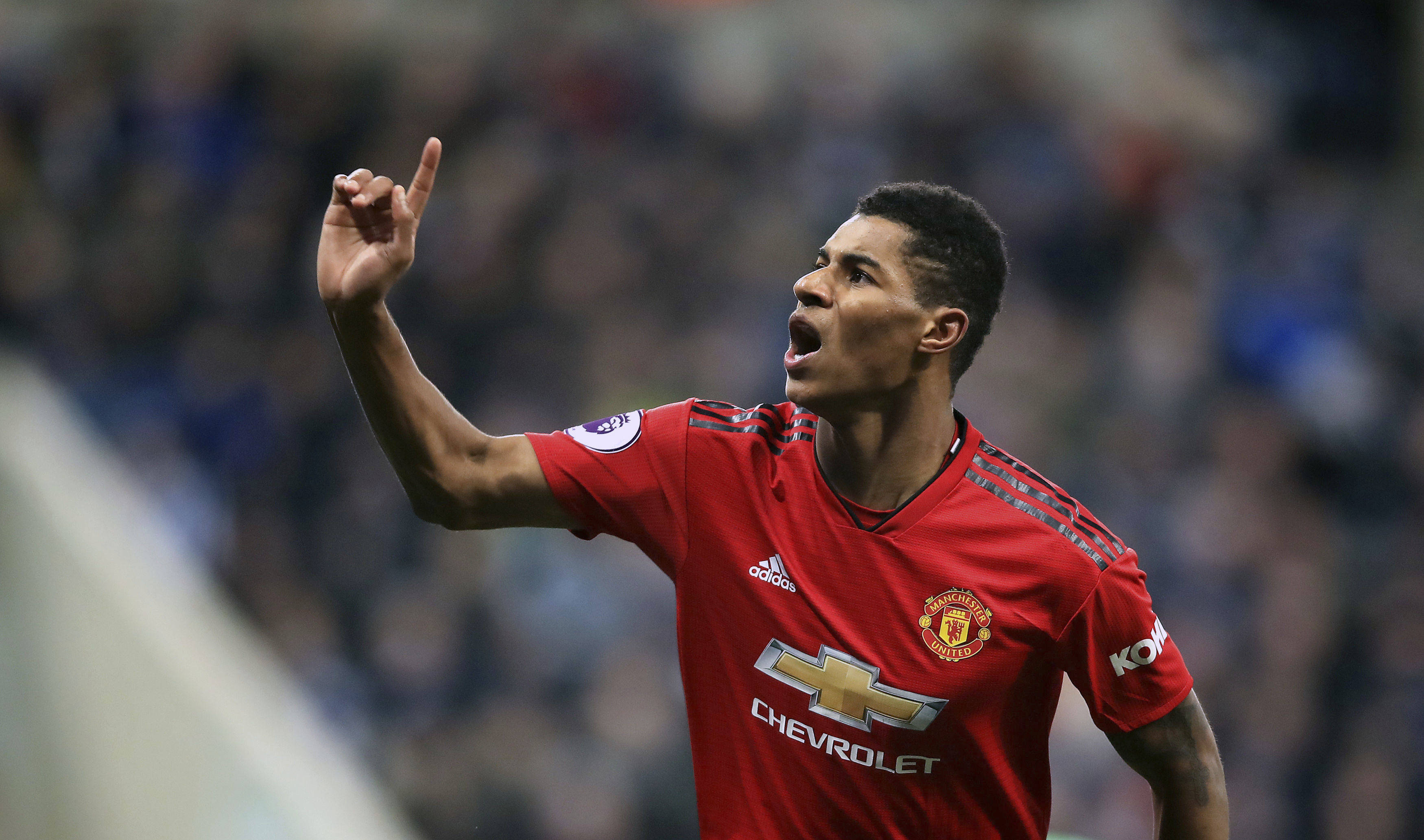 包含葡萄牙巨星倒戈加盟英超！里约大帝正式签约曼联的词条