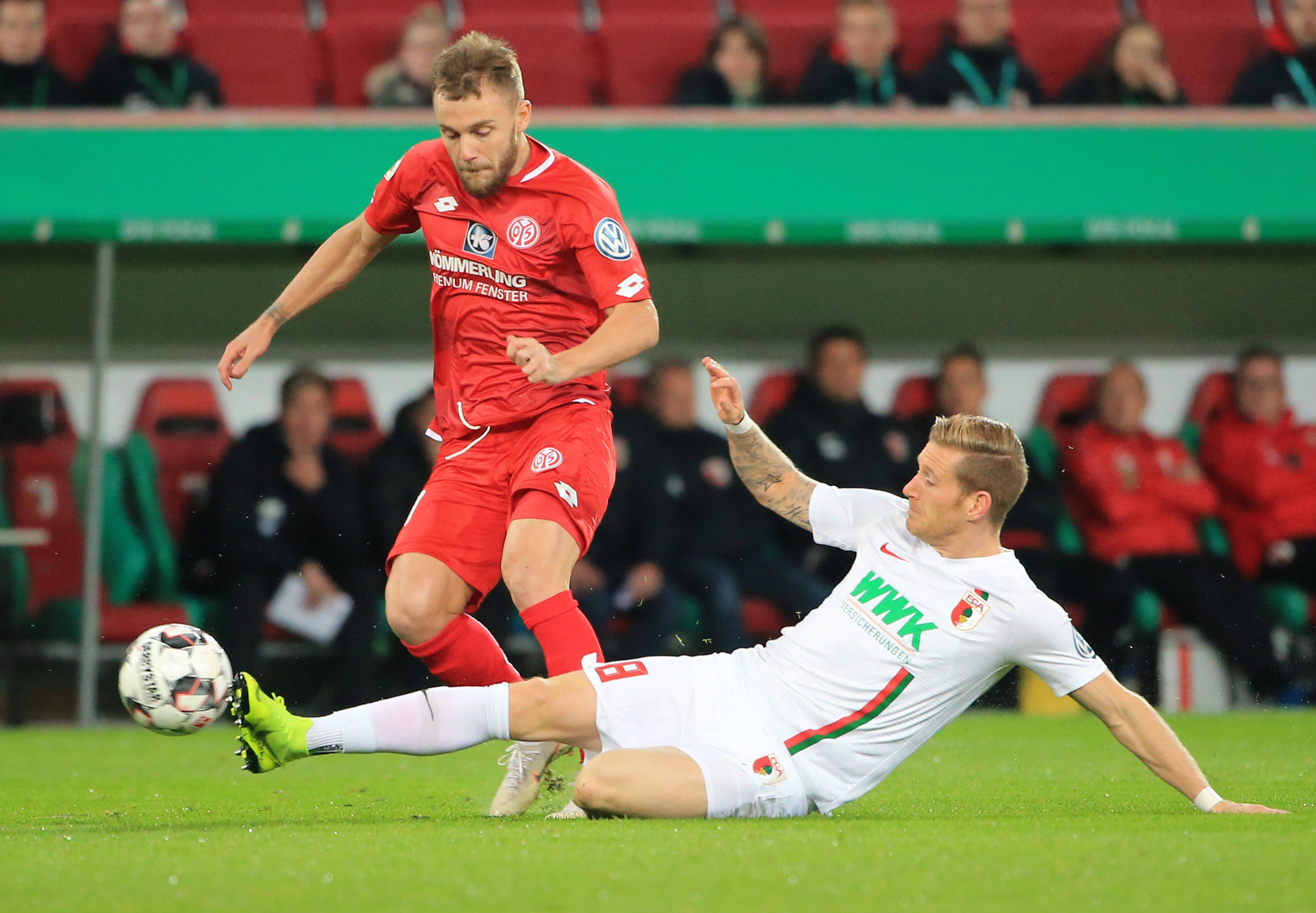 奥格斯堡队取得胜利,实力得到加强 奥格斯堡队取得胜利,实力得到加强