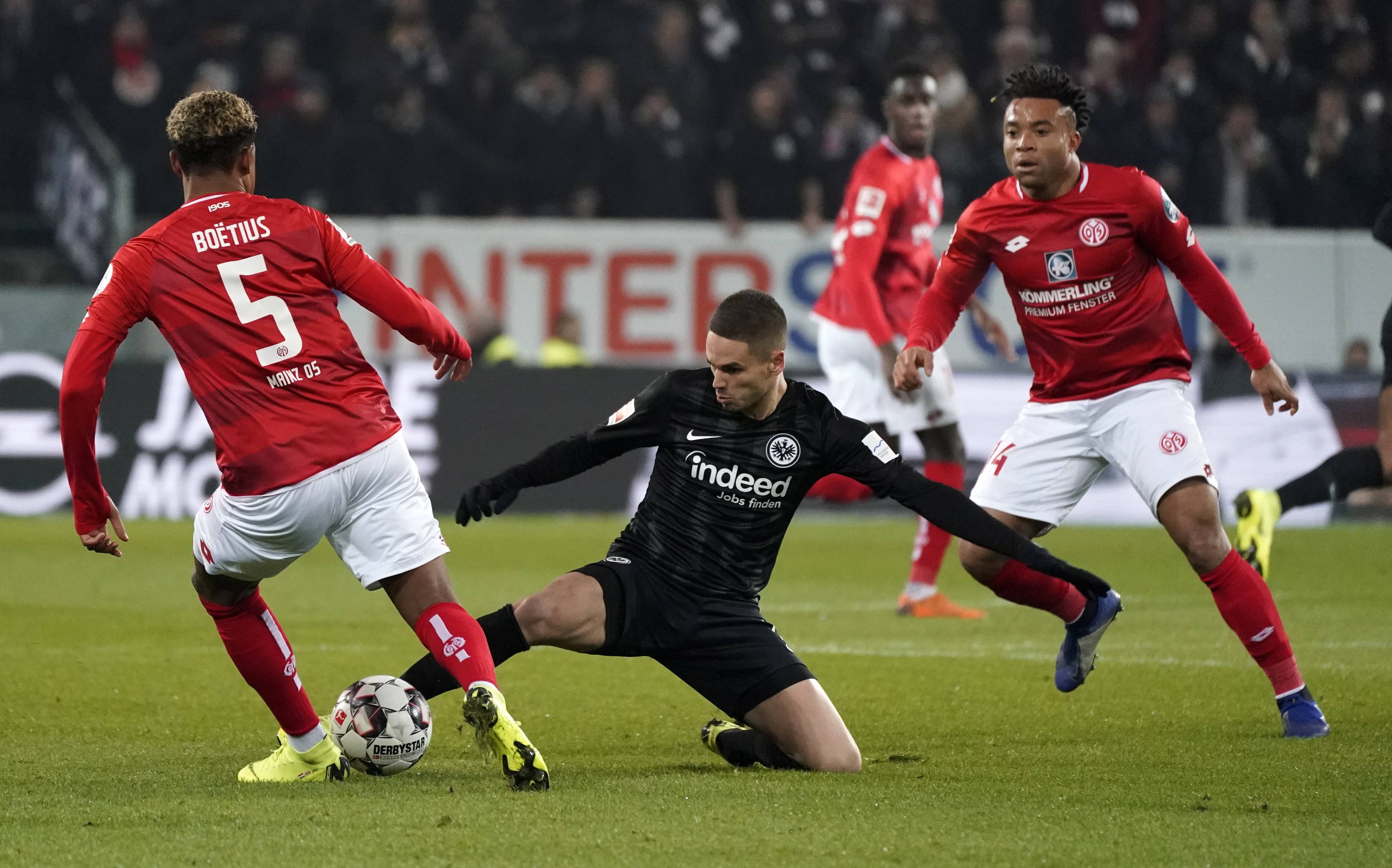 奥格斯堡队取得胜利,实力得到加强 奥格斯堡队取得胜利,实力得到加强