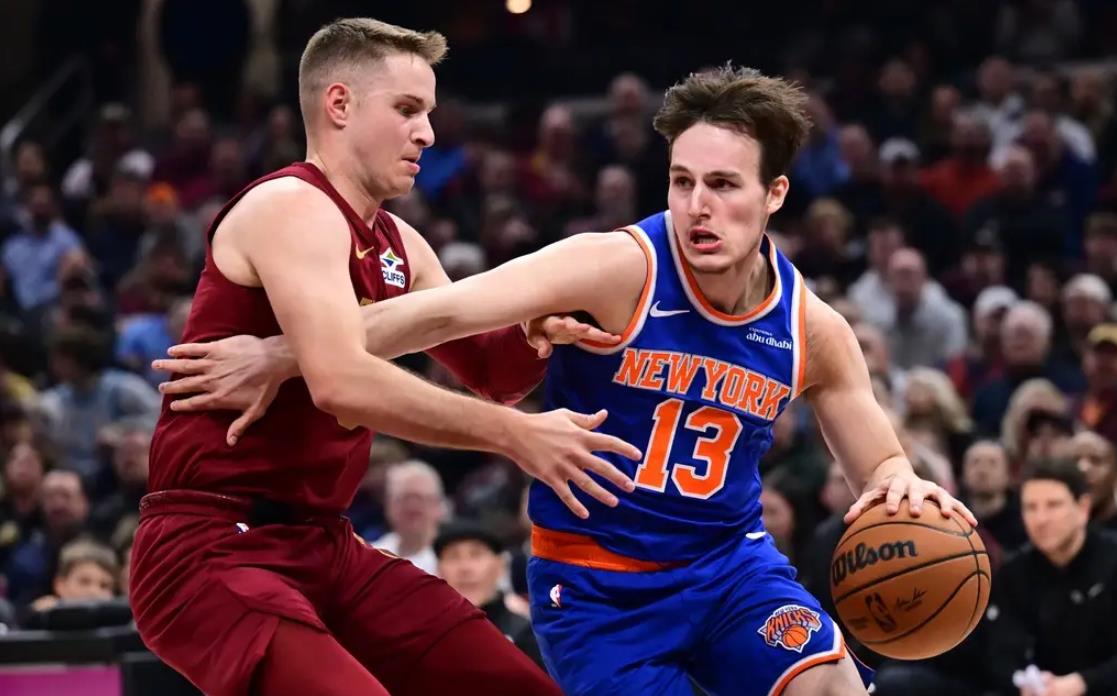 雄鸟队凭借团队合作取得胜利，表现出色