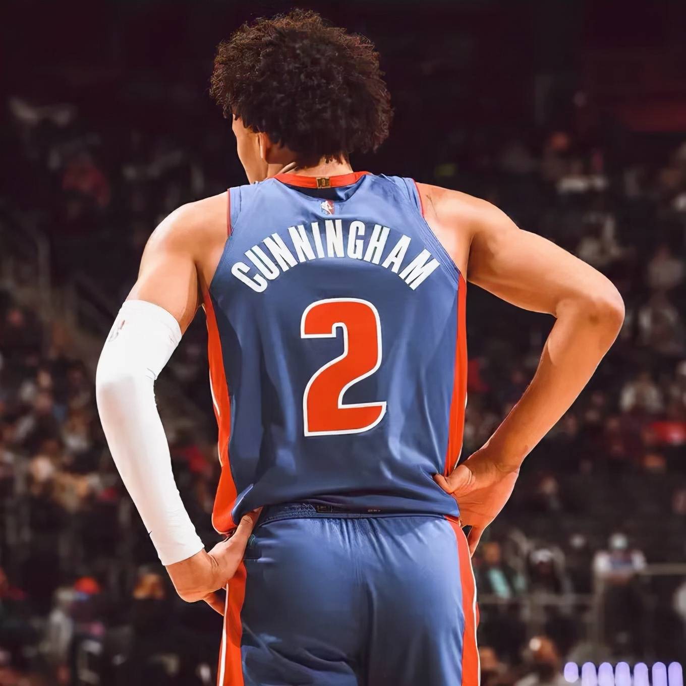 包含人稳居东部榜首,球队士气高涨!的词条 包含人稳居东部榜首,球队士气高涨!的词条