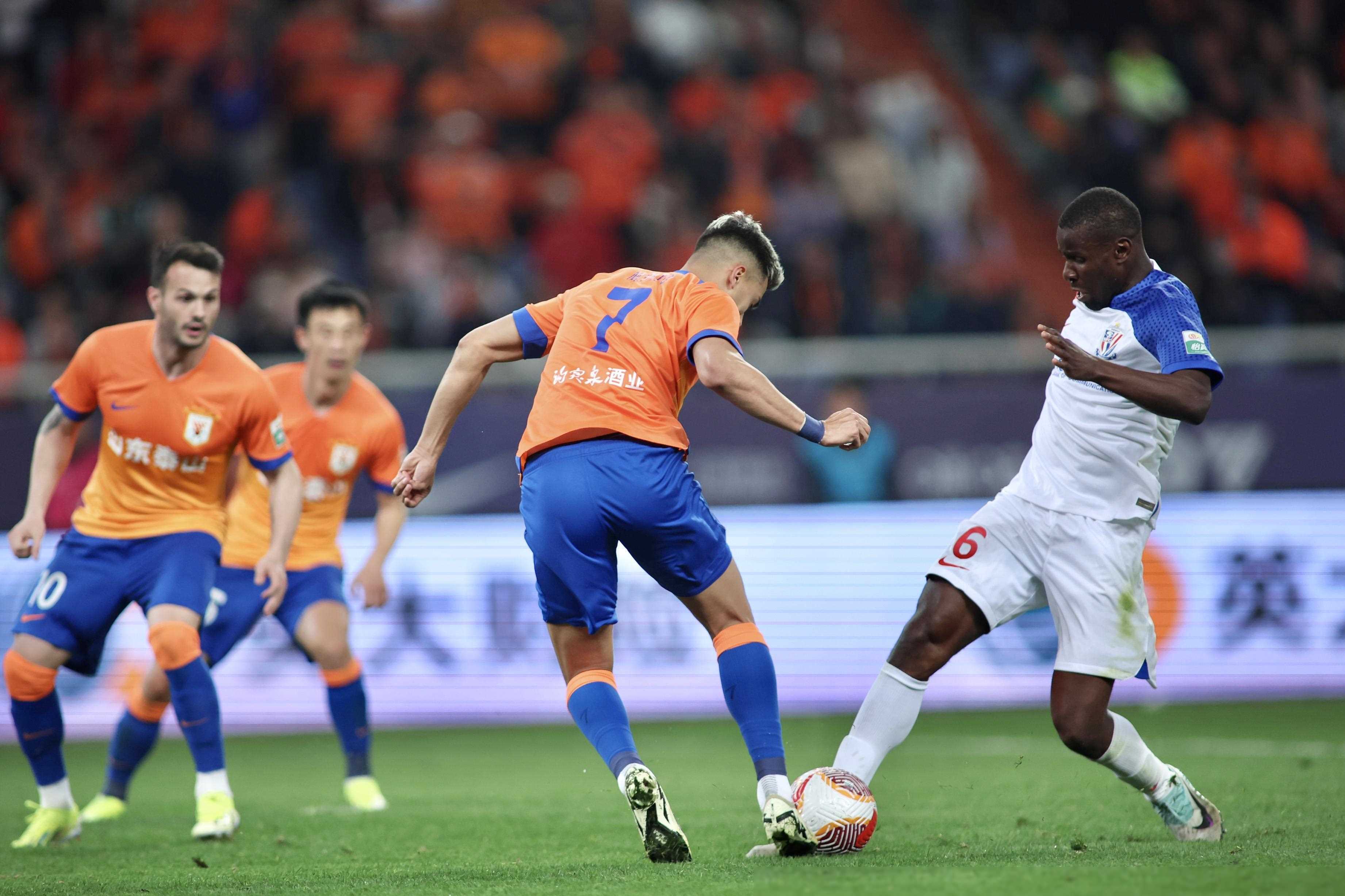 重庆擒申花,中超争冠胜局坚定的简单介绍 重庆擒申花,中超争冠胜局坚定的简单介绍