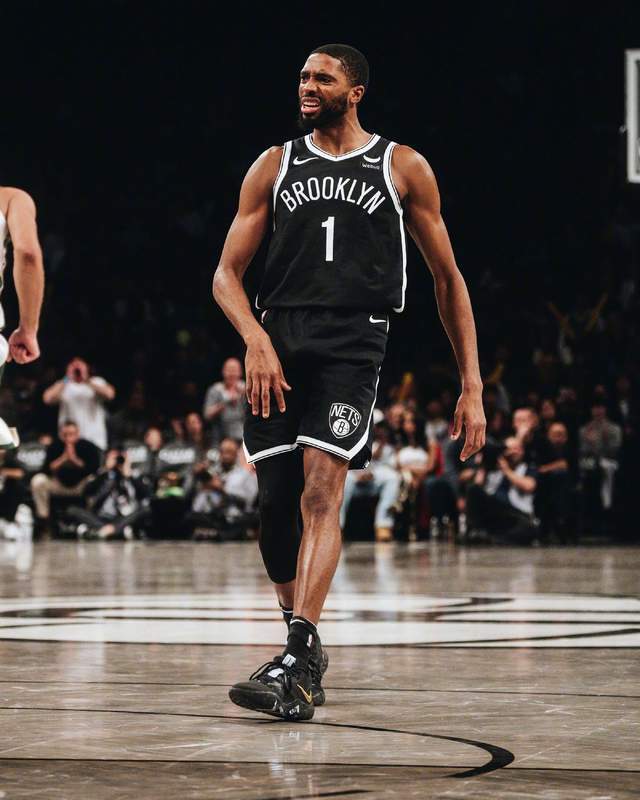 包含凯尔特人主场大胜魔术,沃克拿下全队最高分的词条 包含凯尔特人主场大胜魔术,沃克拿下全队最高分的词条