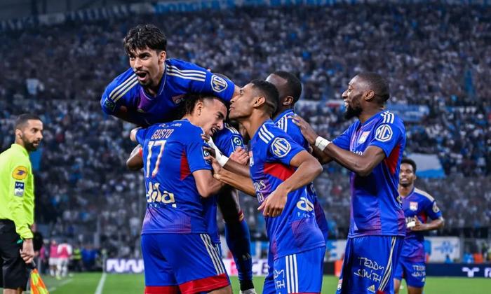 包含摩纳哥小胜特鲁瓦,重返胜利轨道的词条 包含摩纳哥小胜特鲁瓦,重返胜利轨道的词条