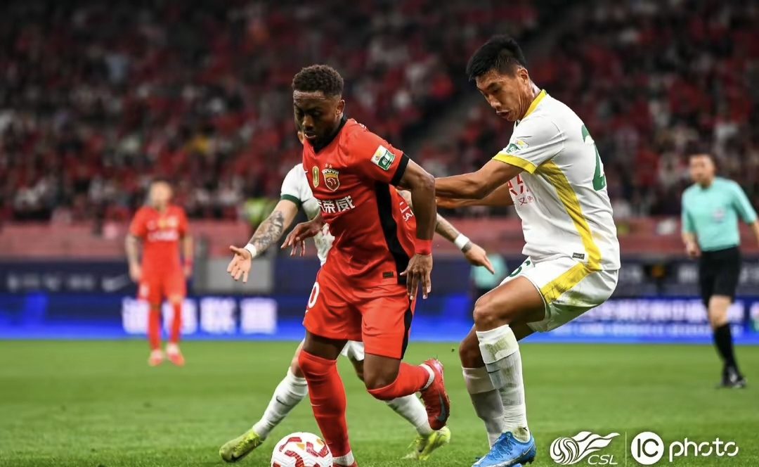 国安客场险胜,成功反超上海队登顶 国安客场险胜,成功反超上海队登顶