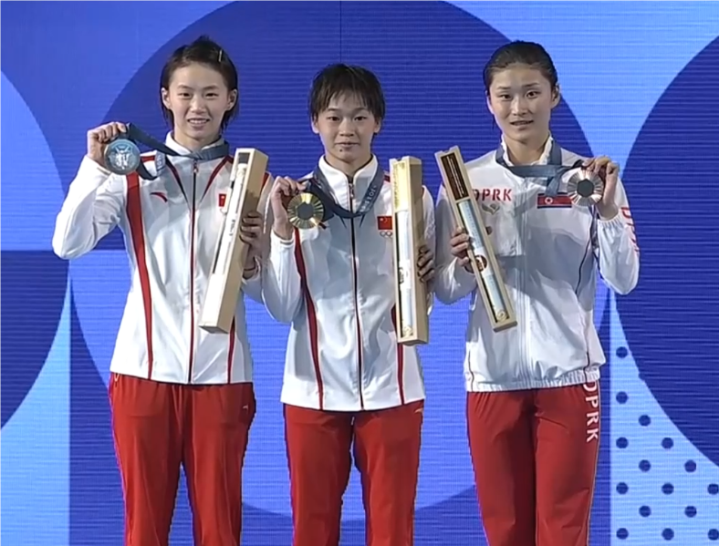 表现出色,多位运动员争相亮相领奖台 表现出色,多位运动员争相亮相领奖台