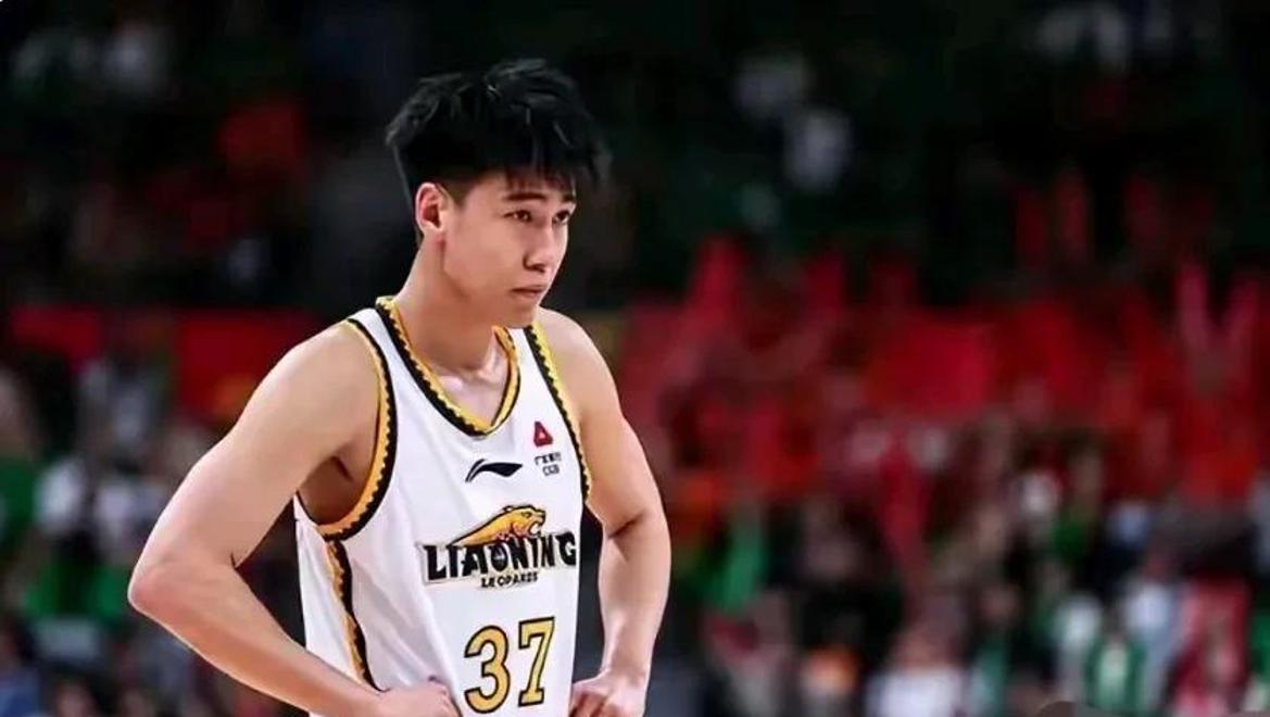 新晋主帅表现出色，率队连胜取得胜利