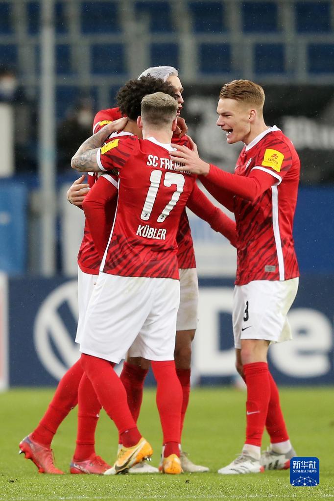 霍芬海姆发力求胜,展现实力不容小觑 霍芬海姆发力求胜,展现实力不容小觑