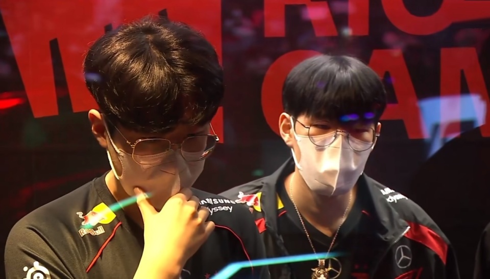 EDG险胜DFM,Faker单局斩获MVP入围赛3:2(釜山) EDG险胜DFM,Faker单局斩获MVP入围赛3:2(釜山)