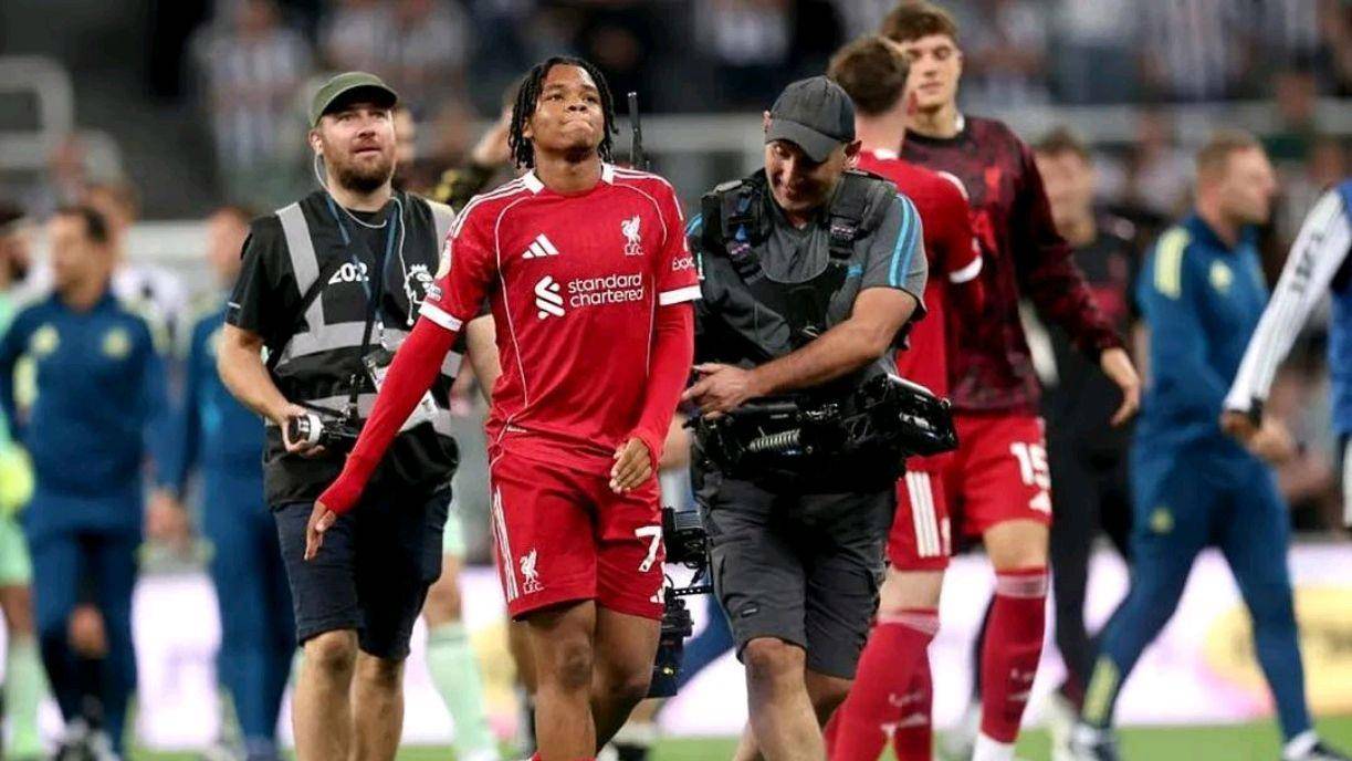 关于英超止步不前，豪门之争再次激烈升级！的信息