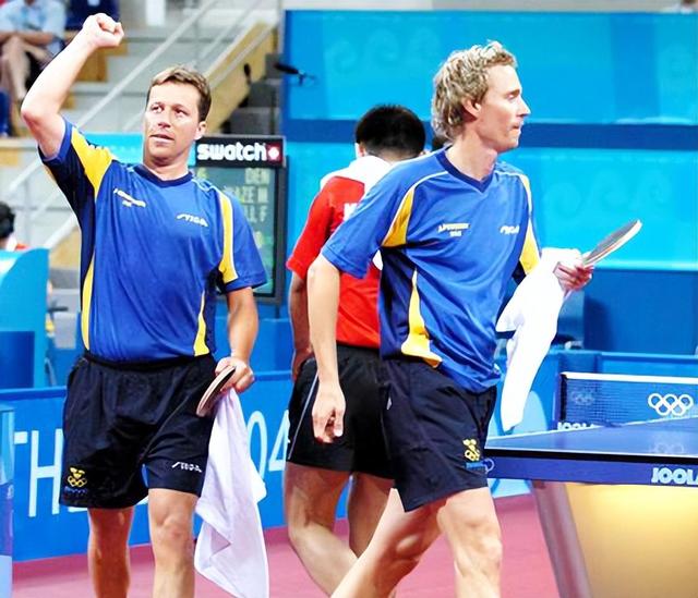 日本队轻取瑞典队,张继科统治全场 日本队轻取瑞典队,张继科统治全场